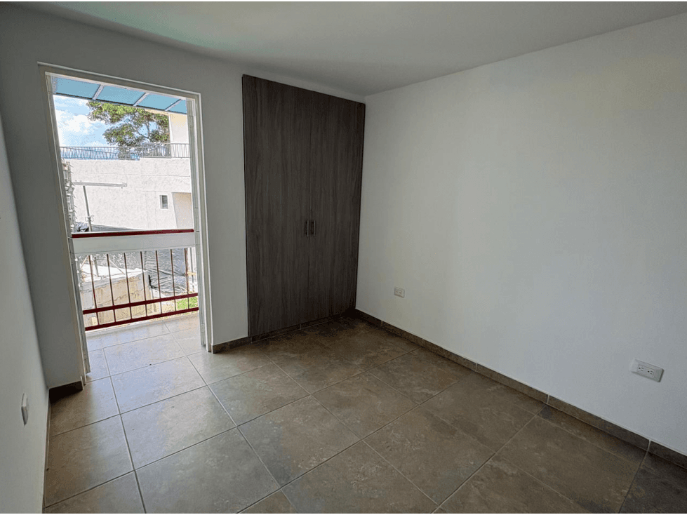 CASA MUY BIEN UBICADA ¡OPORTUNIDAD DE INVERSIÓN! — foto 2