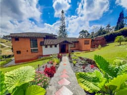 VENTA FINCA CON CASA DE DOS NIVELES, EL CARMÍN, GUARNE ANTIOQUIA