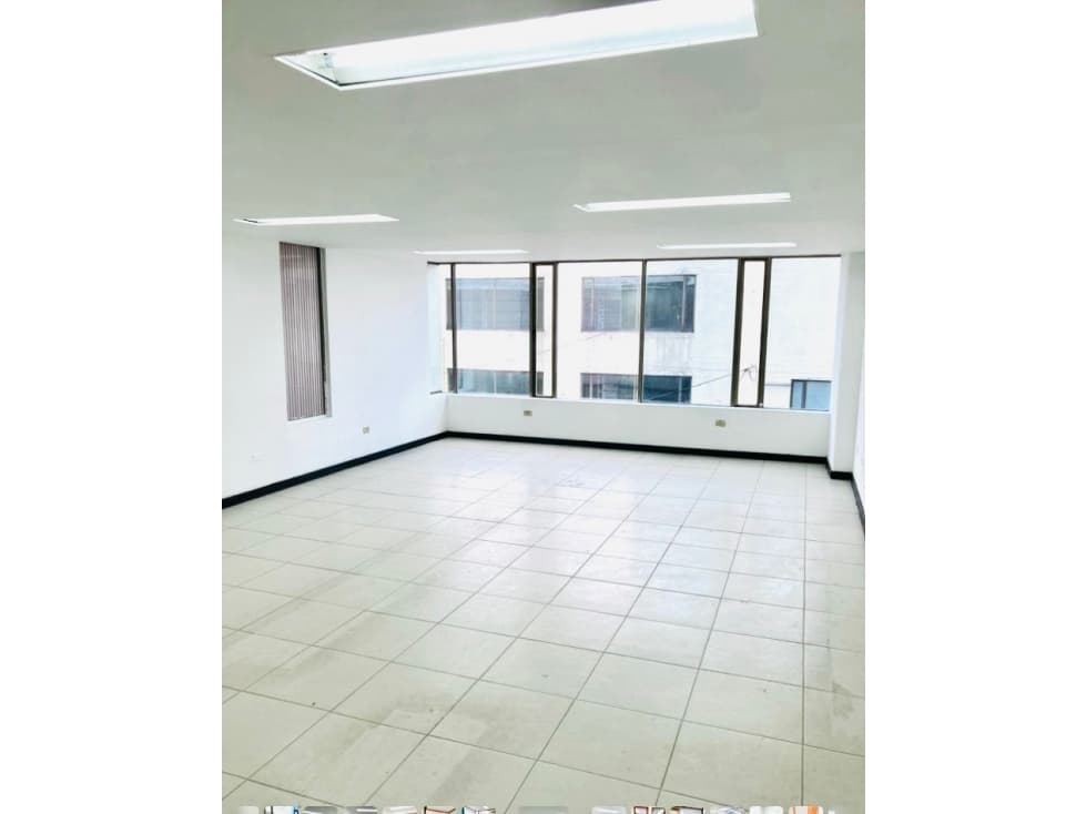 VENTA/PERMUTA BODEGA COMERCIAL Y/O INDUSTRIAL, Zona LA FLORESTA — foto 2