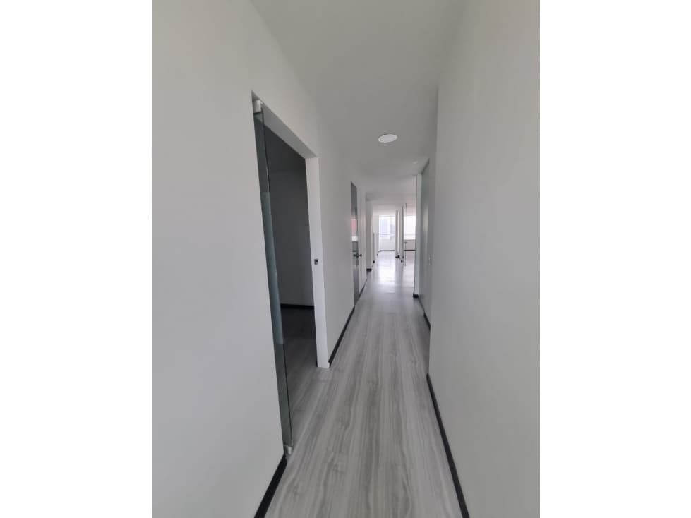 VENTA/ARRIENDO OFICINA EL LAGO-HEROES, — foto 3