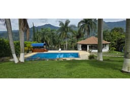 Venta moderna casa finca en Copacabana Girardota parcelación