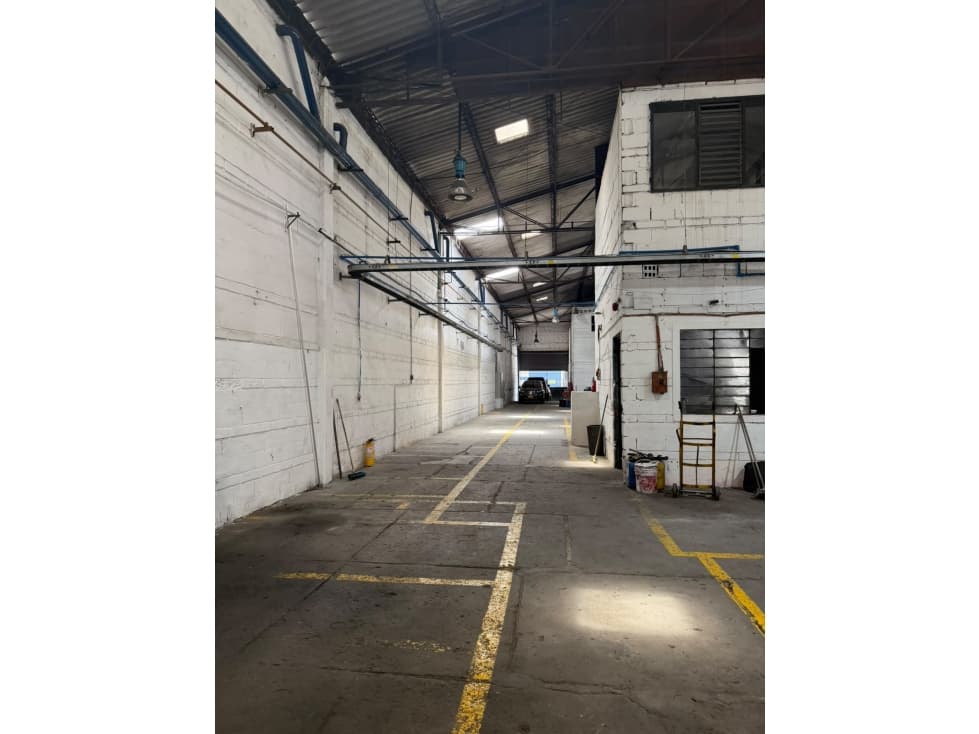 VENTA GRAN BODEGA ITAGÜI AVENIDA REGIONAL — foto 5