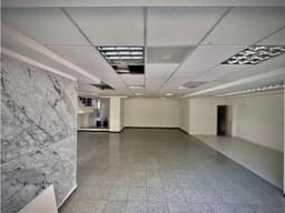 Venta Oficina Local gran ubicación AV poblado cerca Aguacatala