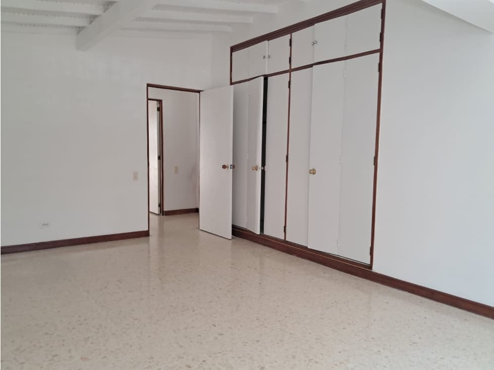 ARRIENDO CASA COMERCIAL - LAURELES. — foto 4