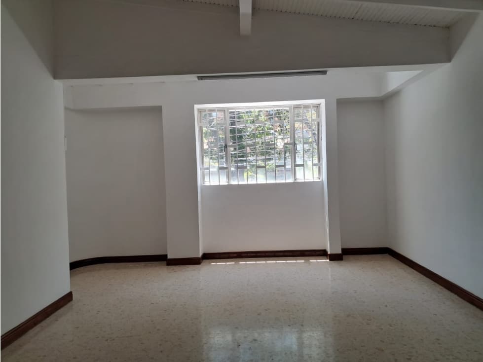 ARRIENDO CASA COMERCIAL - LAURELES. — foto 5
