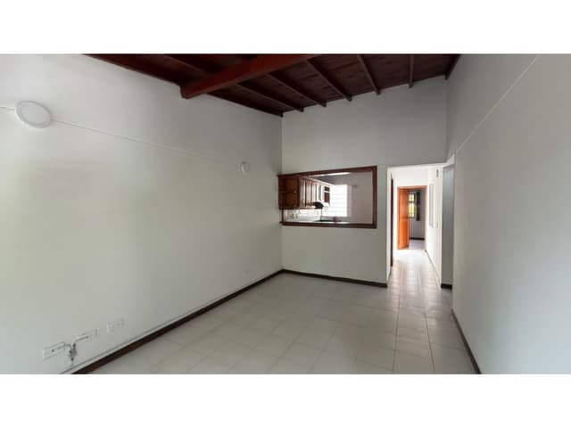 SE VENDE HERMOSA CASA EN CALASANZ