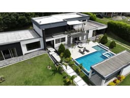Casa campestre amoblada en arriendo sector Aeropuerto