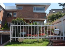 BT - VENTA O RENTA CASA LA CALLEJA ALTA - CONJUNTO