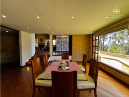 SE VENDE MAGNÍFICA CASA EN BOSQUES DE RENANIA EN BRICEÑO