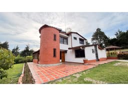 FINCA EN RENTA PARCELACIÓN ALTOS DE LA MOLINA, GUARNE