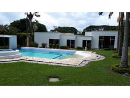 Se Vende hermosa Casa Campestre en Cerritos