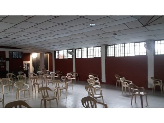 Se vende Lote/Bodega en Pinares
