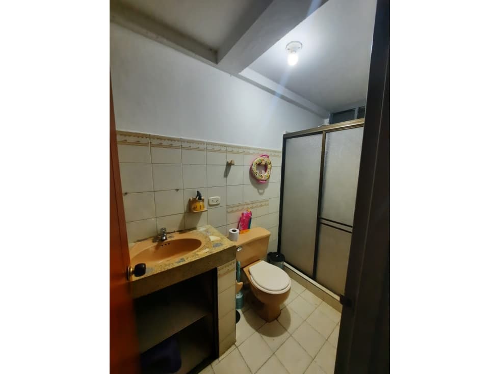 SE VENDE CASA DE 3 PISOS INDEPENDIENTES EN EL CENTRO — foto 2
