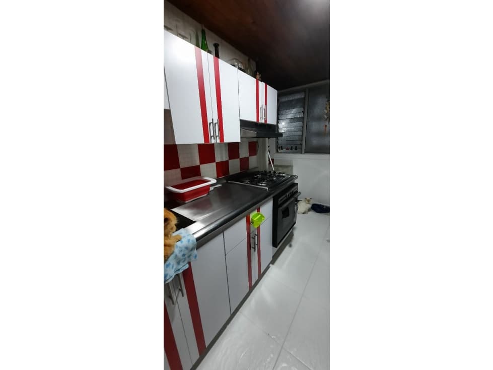SE VENDE APARTAMENTO EN EL CENTRO CON ASCENSOR PARQUEADERO DOBLE — foto 3