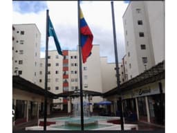 SE VENDEO PERMUTA PENT-HOUSE EN LA AVENIDA 30 DE AGOSTO AREA 216 M2
