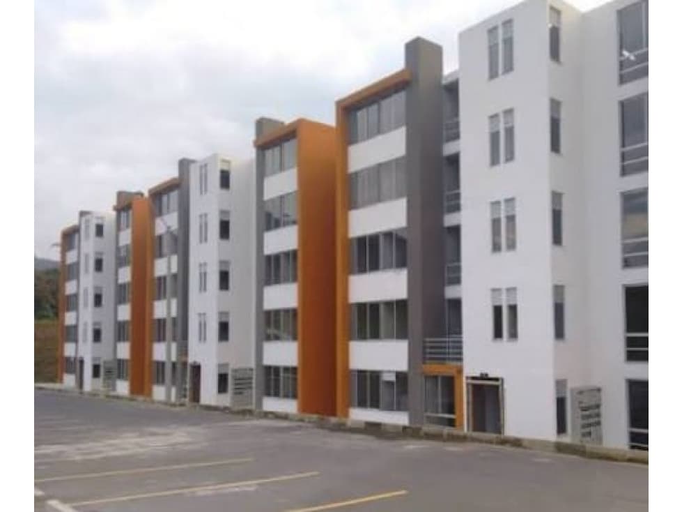 SE VENDE APARTAMENTO EN FRAILES DOSQUEBRADAS SIN ASCENSOR — foto 1
