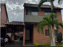 SE VENDE CASA EN CONJUNTO CERRADO EN LA AVEDIDA SUR