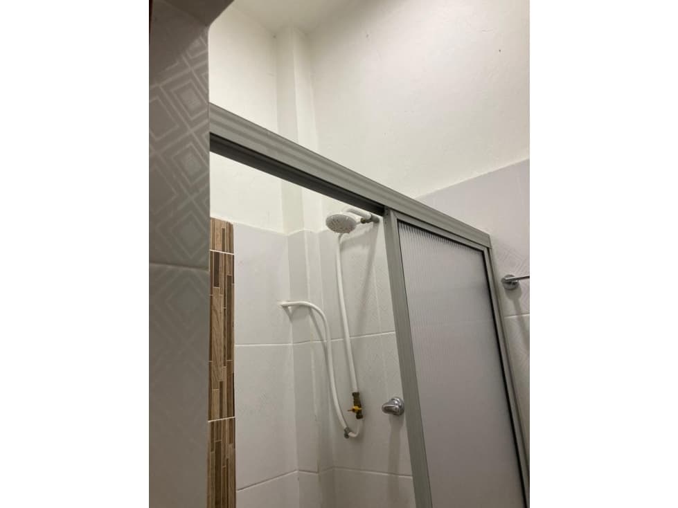 ¡SE VENDE HERMOSA CASA BIFAMILIAR EN EL CENTRO! — foto 2