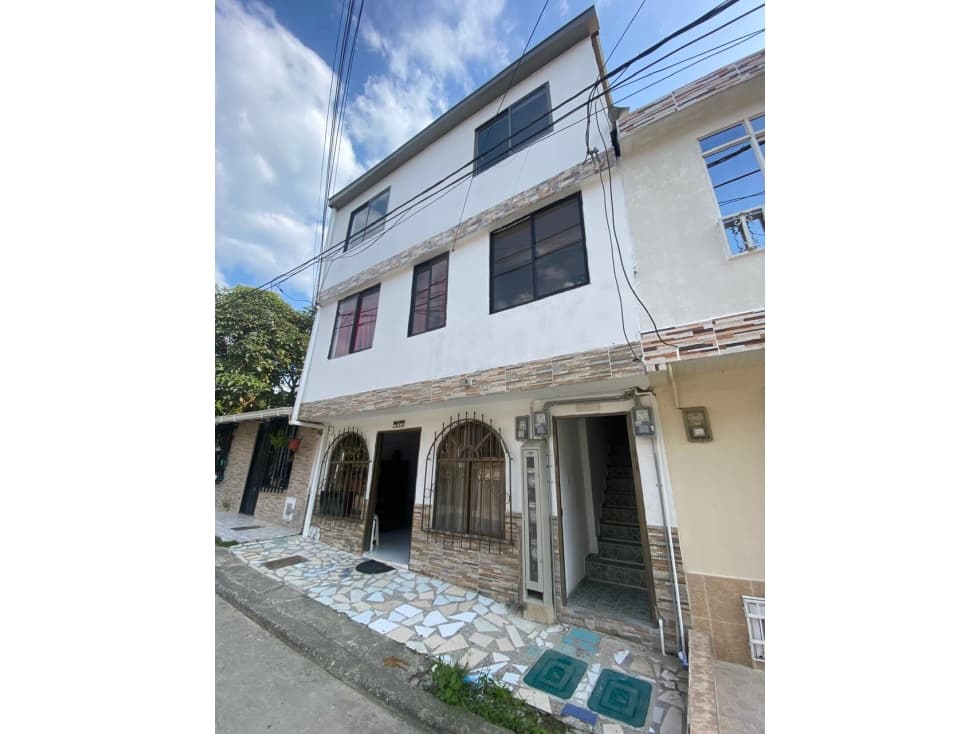 SE VENDE CASA DE 3 PISOS INDEPENDIENTES EN SAMARIA — foto 1