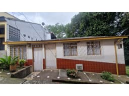 SE VENDE HERMOSA CASA ESQUINERA EN EL JARDIN