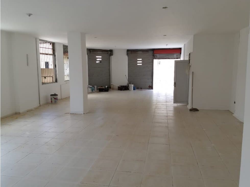 SE VENDE LOCAL SOBRE LA VIA (ESQUINERO) CENTRO — foto 2