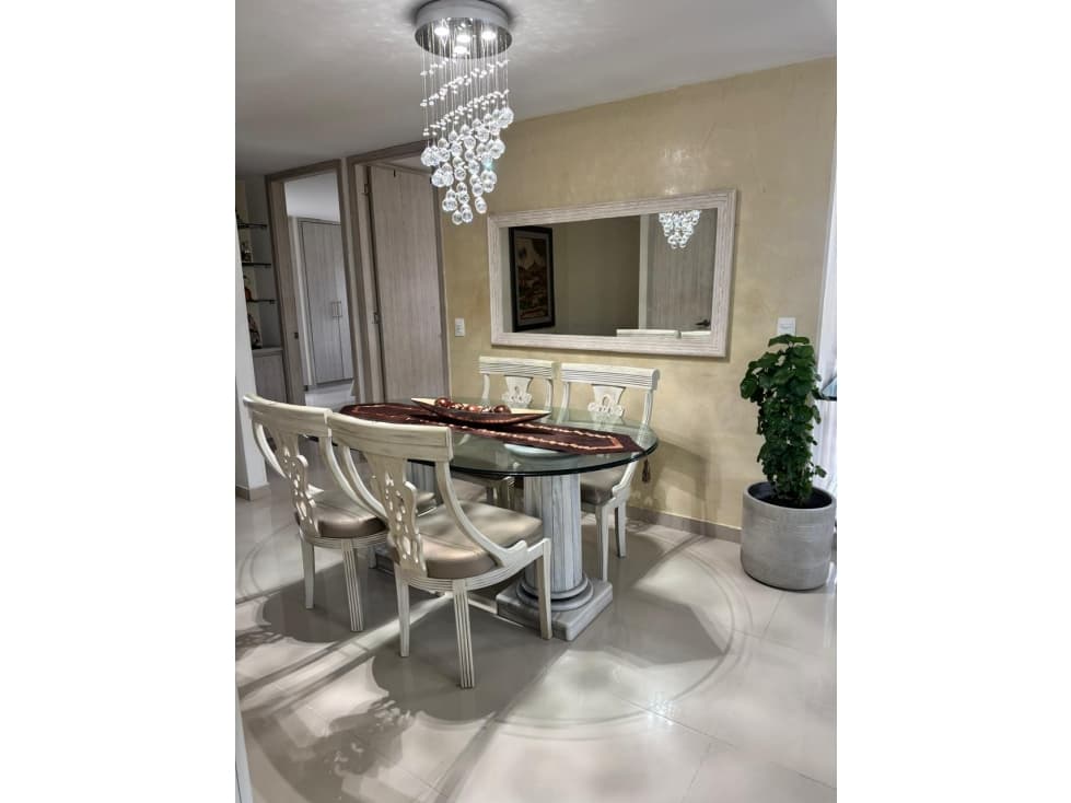 LUJOSO APARTAMENTO EN VENTA EN MARAYA — foto 2