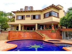 SE VENDE CASA DE LUJO EN CONJUNTO EXCLUSIVO EN PINARES