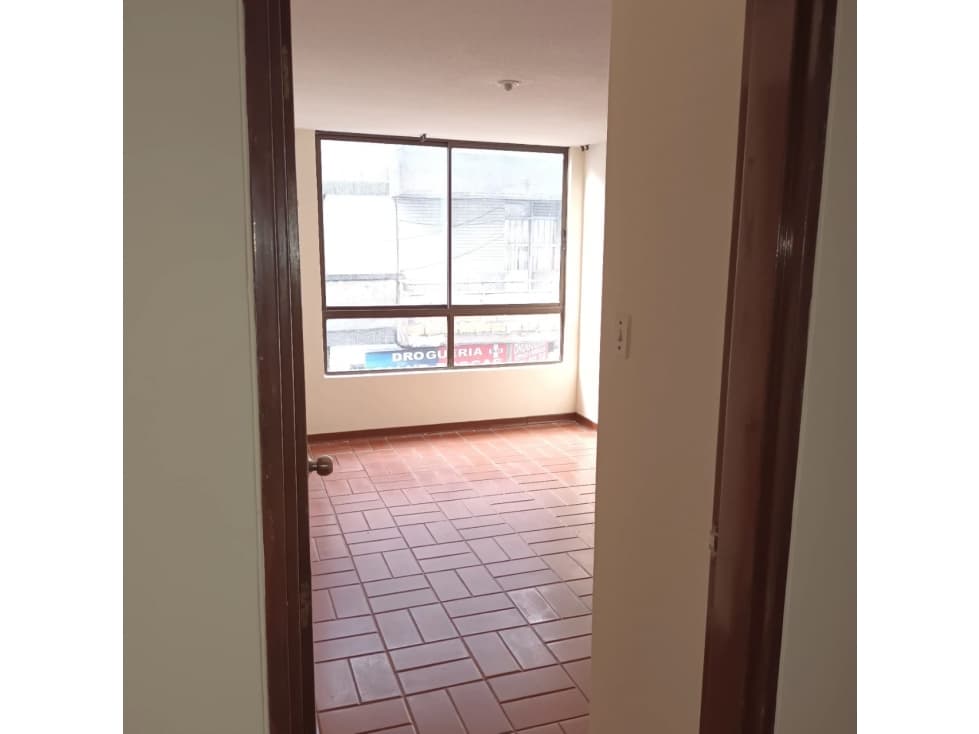 SE VENDE AMPLIO APARTAMENTO EN EL CENTRO — foto 5