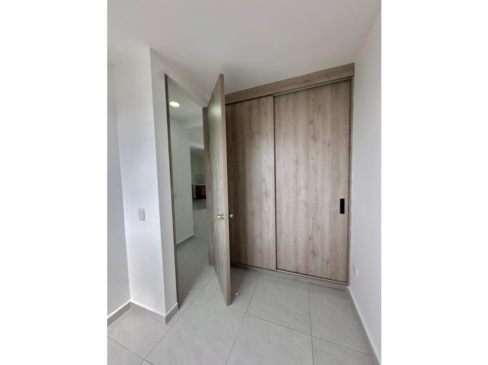 SE VENDE APARTAMENTO SECTOR FRAILES — foto 3
