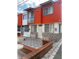 SE VENDE O PERMUTA CASA ESQUINERA EN ALTAVISTA REMODELADA VECHICULAR