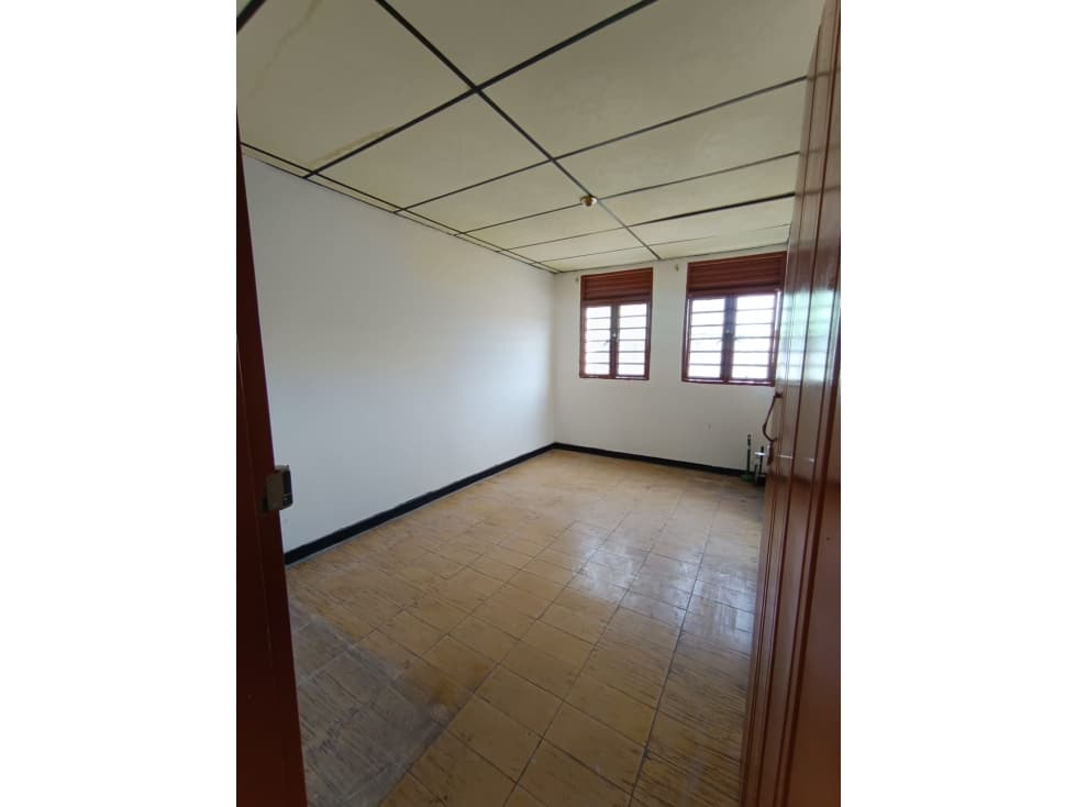 SE ARRIENDA APARTAESTUDIO EN EL CENTRO — foto 1