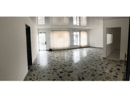 ¡SE VENDE HERMOSA CASA COMERCIAL EN MARAYA!