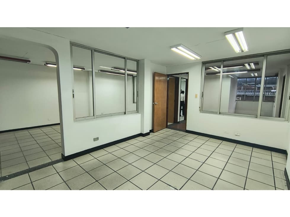 SE VENDE O PERMUTA APARTAMENTO CENTRO INDEPENDIENTE — foto 2