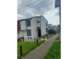 ¡SE VENDE HERMOSA CASA ESQUINERA EN VILLA DEL PRADO!