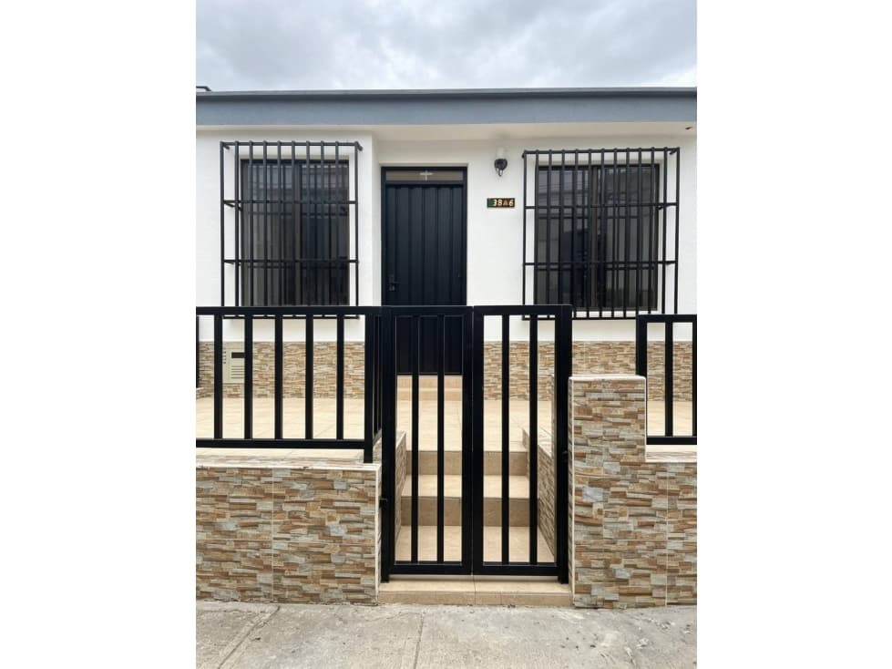 SE VENDE CASA EN EL POBLADO — foto 1