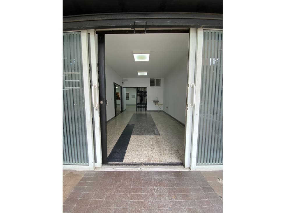 352m2 Casa Comercial Calzans Medellin — foto 2