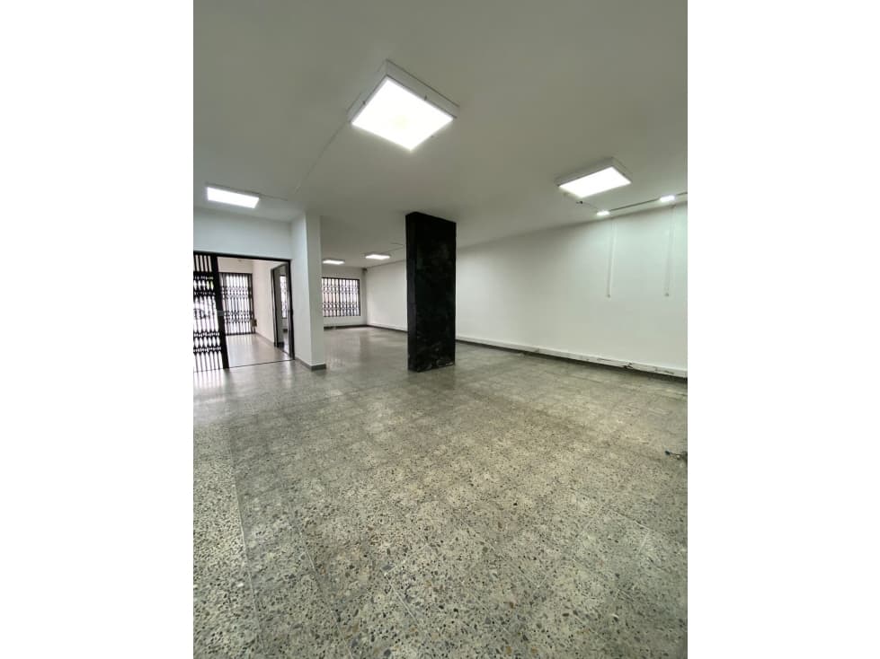 352m2 Casa Comercial Calzans Medellin — foto 3