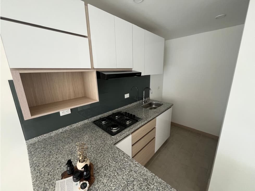 SE VENDE ESPECTACULAR APARTAMENTO SOBRE LA AVENIDA CENTENARIO — foto 4