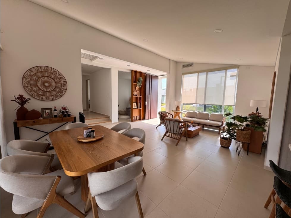 SE VENDE ESPECTACULAR CASA EN LA TEBAIDA — foto 1