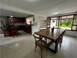 SE VENDE ESPECTACULAR CASA CAMPESTRE SECTOR LA TEBAIDA