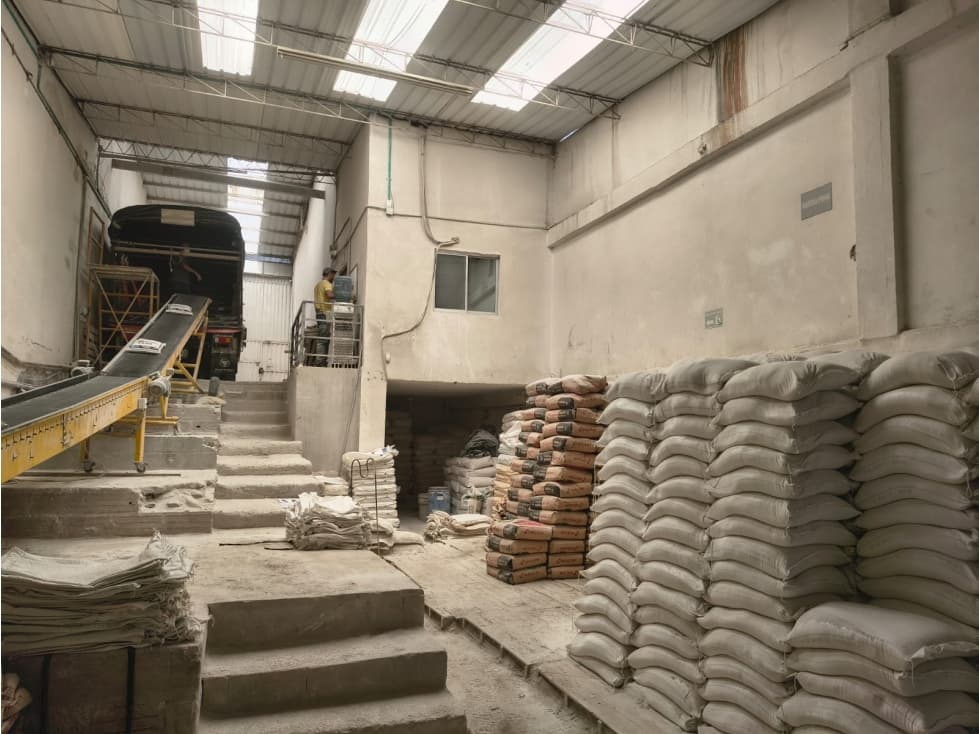 BODEGA DISPONIBLE PARA VENTA UBICADA EN ARANJUEZ — foto 1
