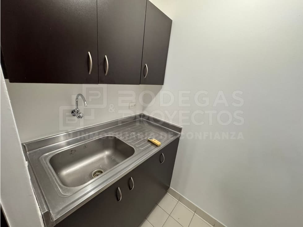 OFICINA DISPONIBLE PARA ARRIENDO — foto 3