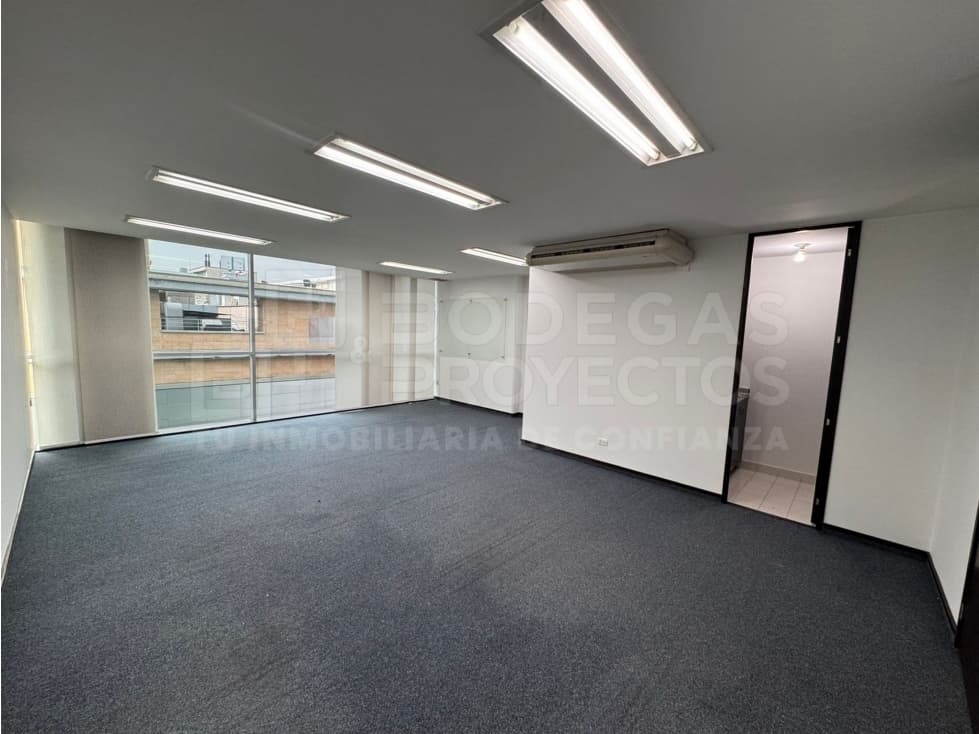 OFICINA DISPONIBLE PARA ARRIENDO — foto 2