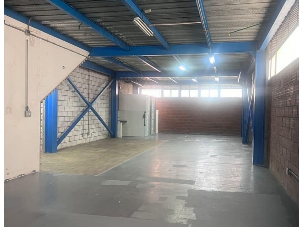 BODEGA DISPONIBLE PARA VENTA EN BARRIO ANTIOQUIA — foto 1