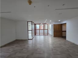 Alquilo oficina cerca de la Milla de Oro, El Poblado, Medellin