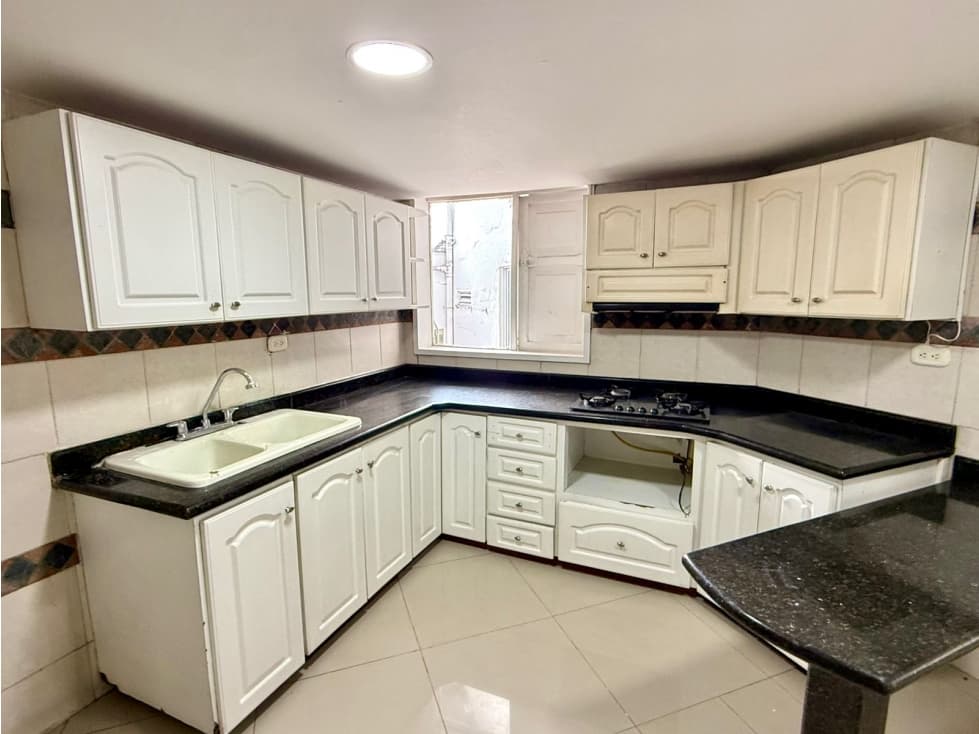 ARRIENDA LOCAL COMERCIAL AV PARALELA, SECTOR RAVASCO — foto 3