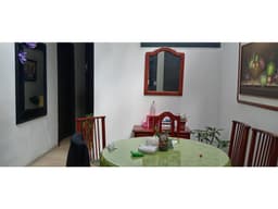VENTA CASA CON RENTA EN EL CENTRO