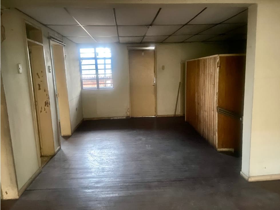 VENDE CASA CON RENTA AV PARALELA — foto 2