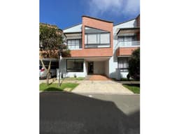 Casa disponible para Arriendo tradicional la Ceja, sector el Viva.