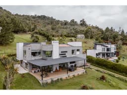 Casa campestre en venta en santa elena vereda el plan